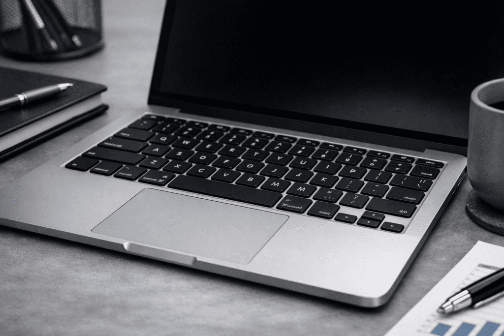 Teclado de laptop cómodo para escribir durante largas jornadas