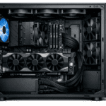 SSD y HDD instalados en una PC mostrando su impacto en el rendimiento general