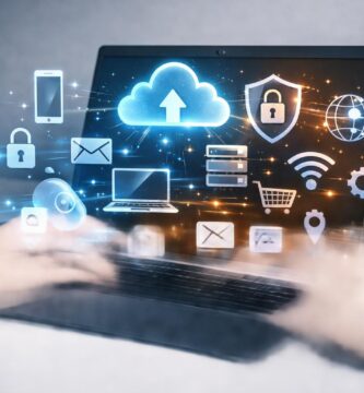 Conceptos tecnológicos básicos representados en el uso de una laptop moderna